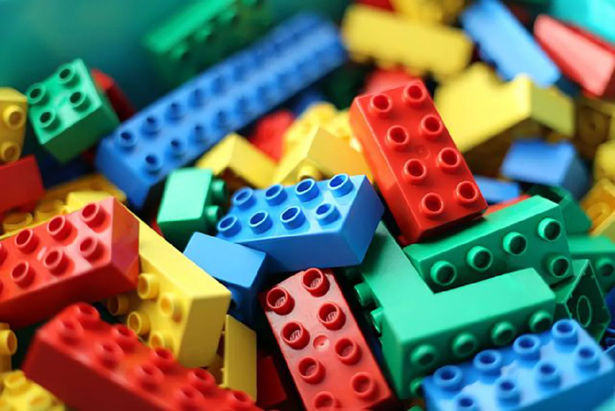 ช็อกโลก!!! Lego เลิกลงโฆษณาใน "เดลีเมล" หลังมีผู้ร้องเรียนว่ายุยงสร้างความเกลียดชัง