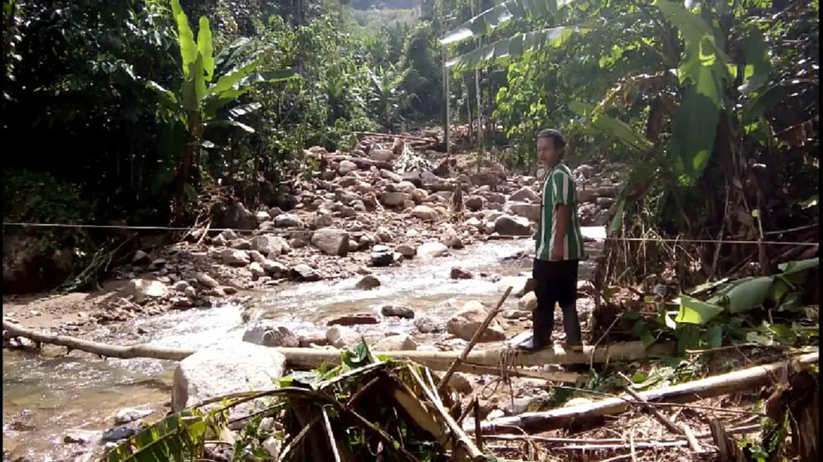 สุดสะเทือนใจ!! "เขาบอกไม่ใช่คนไทย รับของไม่ได้..." เสียงจากแรงงานพม่าที่ถูกน้ำท่วมหนักภาคใต้ ที่ไม่มีหน่วยงานไหนพูดถึง(ชมภาพ)