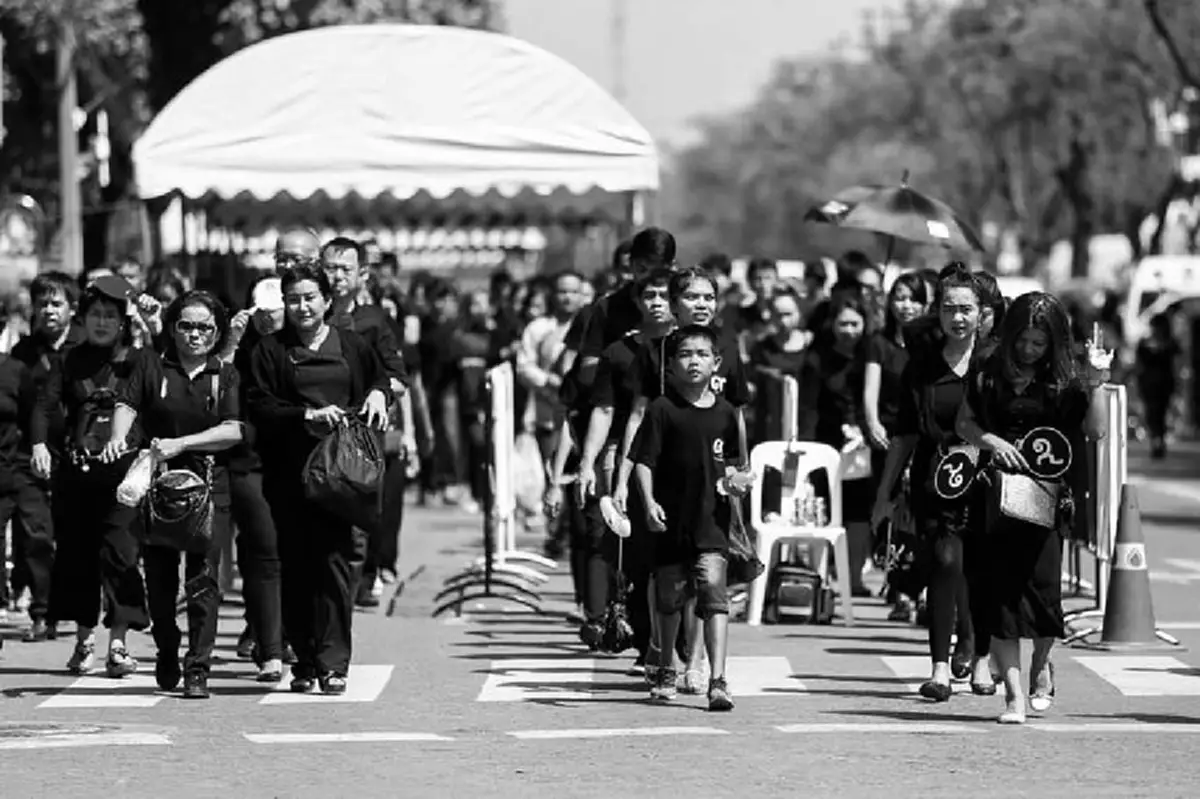 เช็คก่อนแชร์!!สำนักพระราชวังแจ้งยังไม่มีการกำหนดวันสิ้นสุดให้ปชช.เข้าถวายบังคมพระบรมศพฯ หลังพบข่าวลือว่อนโลกออนไลน์