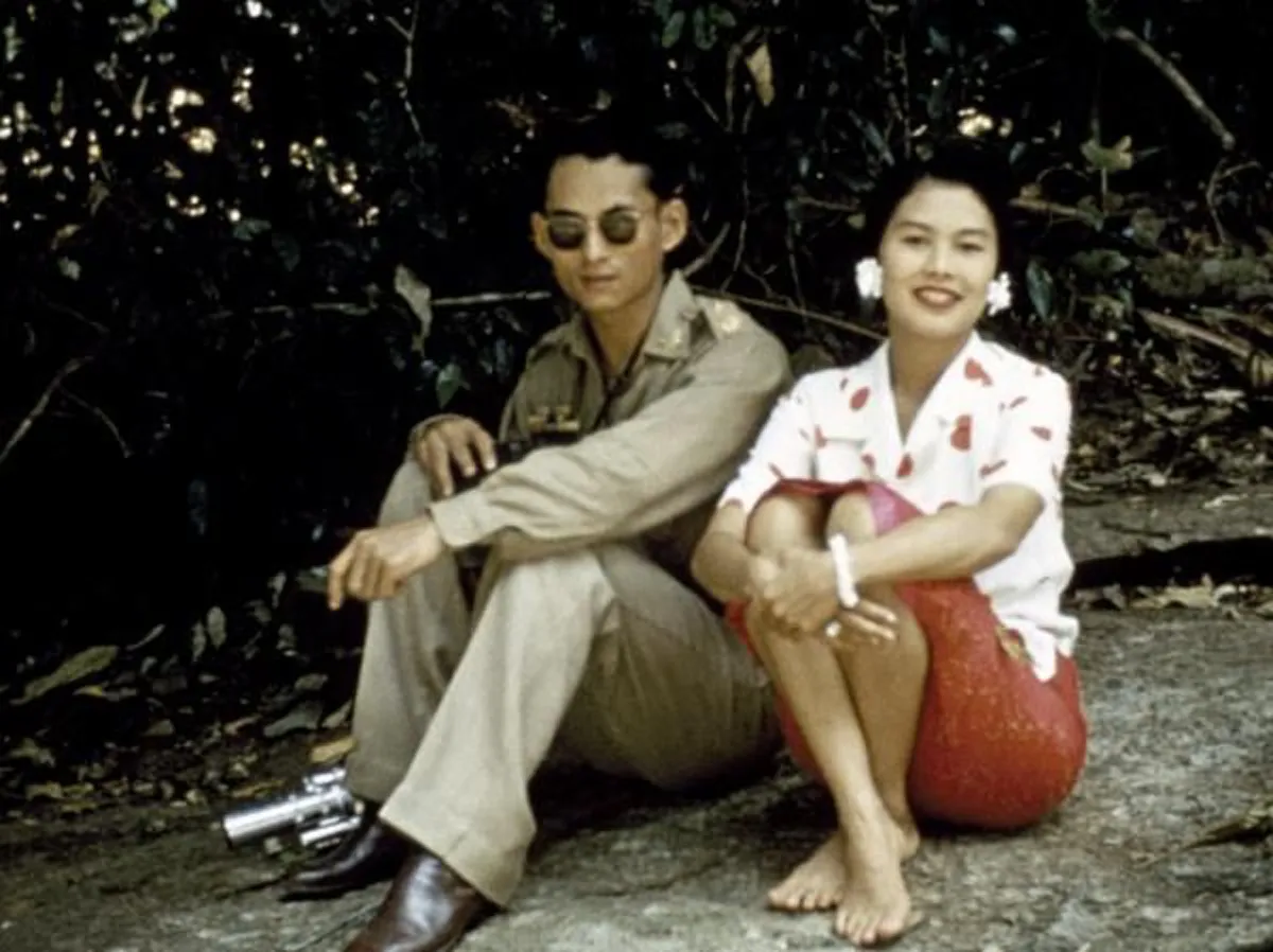 ประทับใจ เหมือนเคย! เล่าจากผู้ทูลเกล้าฯ ถวาย MVเหมือนเคย ม.ล.ปิยาภัสร์ ภิรมย์ภักดี เผย! ความโรแมนติกของ2พระองค์ ขณะทอดพระเนตรMV