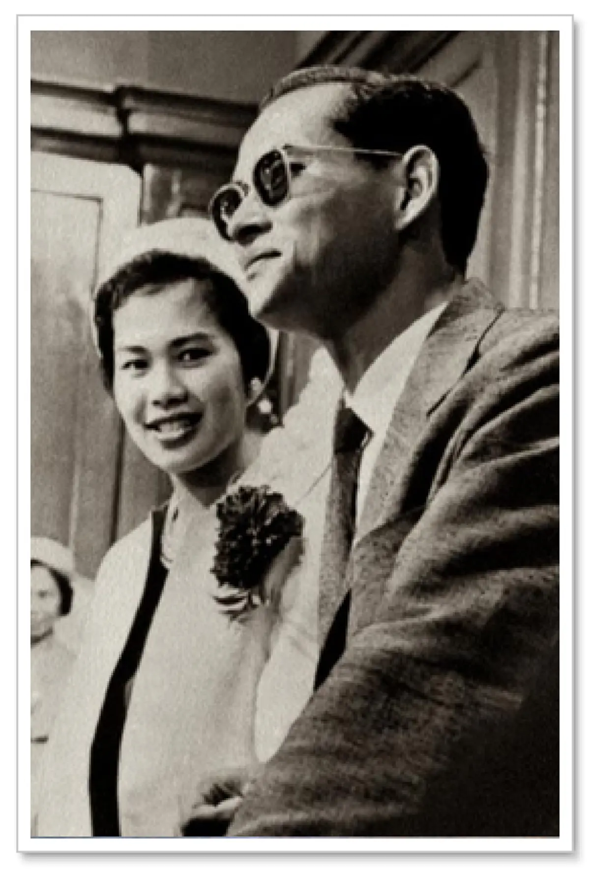 อ่านแล้วถึงกับอมยิ้ม  "เมื่อในหลวงทรงหาวิธีง้อพระราชินี" ....