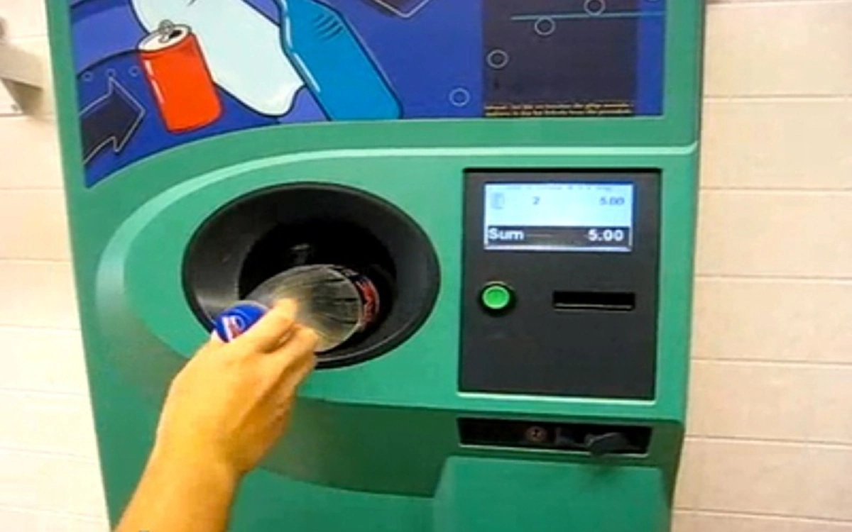 ซาเล้งตกงานแน่ๆ!! คพ.เตรียมขยายพื้นที่ติดตั้ง"ตู้ทิ้งขยะเปลี่ยนเป็นเงิน"เพิ่ม หลังนำร่องที่อุบลฯได้ผล