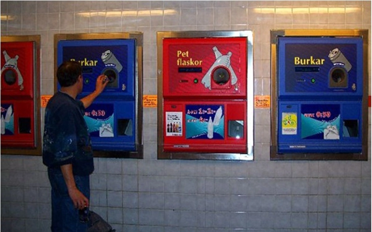 ซาเล้งตกงานแน่ๆ!! คพ.เตรียมขยายพื้นที่ติดตั้ง"ตู้ทิ้งขยะเปลี่ยนเป็นเงิน"เพิ่ม หลังนำร่องที่อุบลฯได้ผล