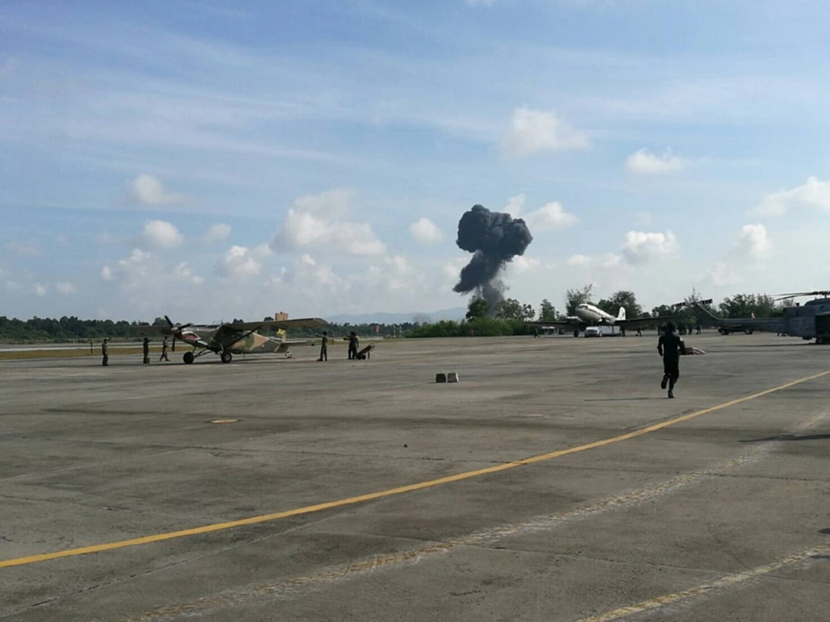 ด่วน !!! เครื่องบิน1 JS 39กริพเพนตก ขณะโชว์แสดงวันเด็กที่กองบิน 56 สนามบินหาดใหญ่ (รายละเอียด)