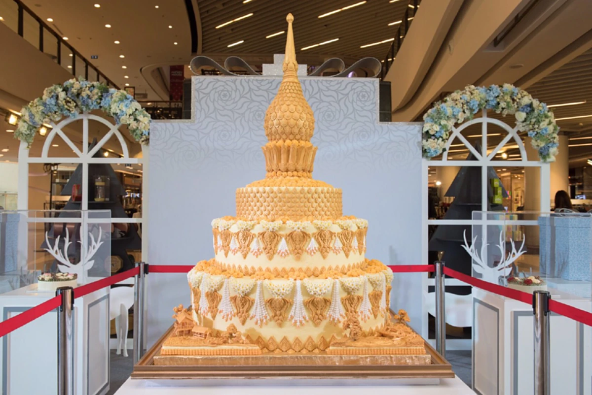 เชิญชม!!! เค้กเฉลิมพระเกียรติรัชกาลที่ 9 ขนาด 199 ปอนด์ จำนวนคนผลิต 9 คน ใช้เวลา 9 วัน (ภาพชุด)