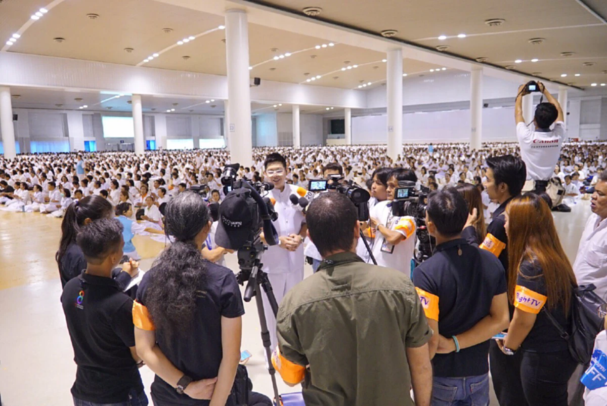แจงสื่อ!!! องอาจ ยัน ศิษย์ ธรรมกาย รักสงบ ไม่ได้มาวัดเพื่อสร้างกำแพงมนุษย์ วอนเห็นใจอย่านำสู่ความขัดแย้ง