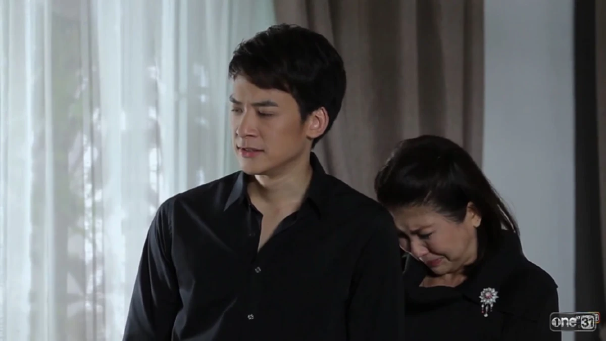 เรามีปาฏิหาริย์มา ๗๐ แล้ว...ฉากสุดตื้นตันใน "เราเกิดในรัชกาลที่ ๙ เดอะซีรีส์" ทำคนดูน้ำตาไหล คิดถึงพ่อหลวง ร.๙