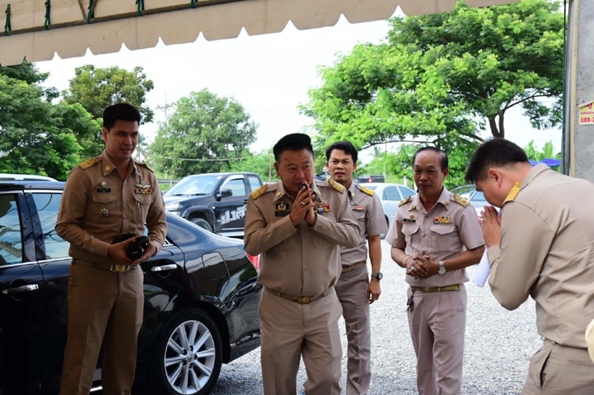พ่อเมืองสิงห์บุรี  เปิดเวทีรับฟังปัญหาเกษตรกรไม่มีน้ำทำนามา 2 ปี ในพื้นที่ 3 ตำบล อำเภอพรหมบุรี 