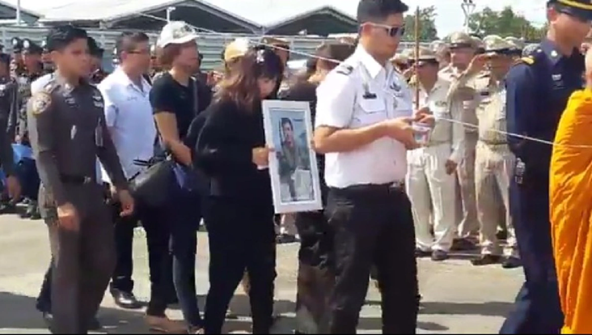สุดซึ้ง..น้ำตาปริ่ม!!! ภริยา"น.ต.ดิลกฤทธิ์" โพสต์ภาพแต่งงานพร้อมข้อความการสูญเสียที่ไม่มีวันกลับคืน #รักพี่แอร์สุดหัวใจ !!?!!