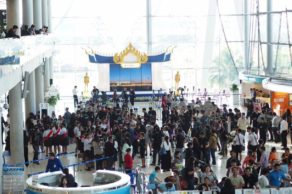 กลับสู่อ้อมกอดไทยแลนด์!!! แฟนนางงามร่วมต้อนรับ "น้ำตาล ชลิตา" รองมิสยูนิเวิร์สอันดับ 3 แฟนนางงาม-กองทัพสื่อแน่นสุวรรณภูมิ!!!