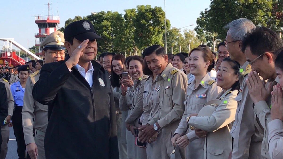 บิ๊กตู่ฮึ่ม!!! ยอมรับเหนื่อยแต่ยังไหว! ไม่เคยกลัวใครหรือยอมแพ้! ยันรัฐบาลไม่ล้วงข้อมูลปชช.เพราะไม่อยากรู้ แต่จำเป็นต้องกำจัดขยะโซเชียลออกไป!