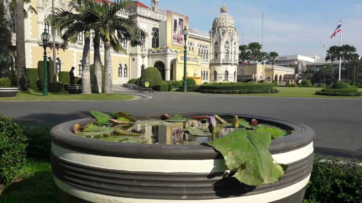 เฮง เฮง เฮง !!! ทำเนียบปรับฮวงจุ้ย 10 จุด ปลูกบัวสีเสริมมงคล สอดรับการสร้างความปรองดอง ให้สวนนงนุชปรับภูมิทัศน์ให้สวยงาม