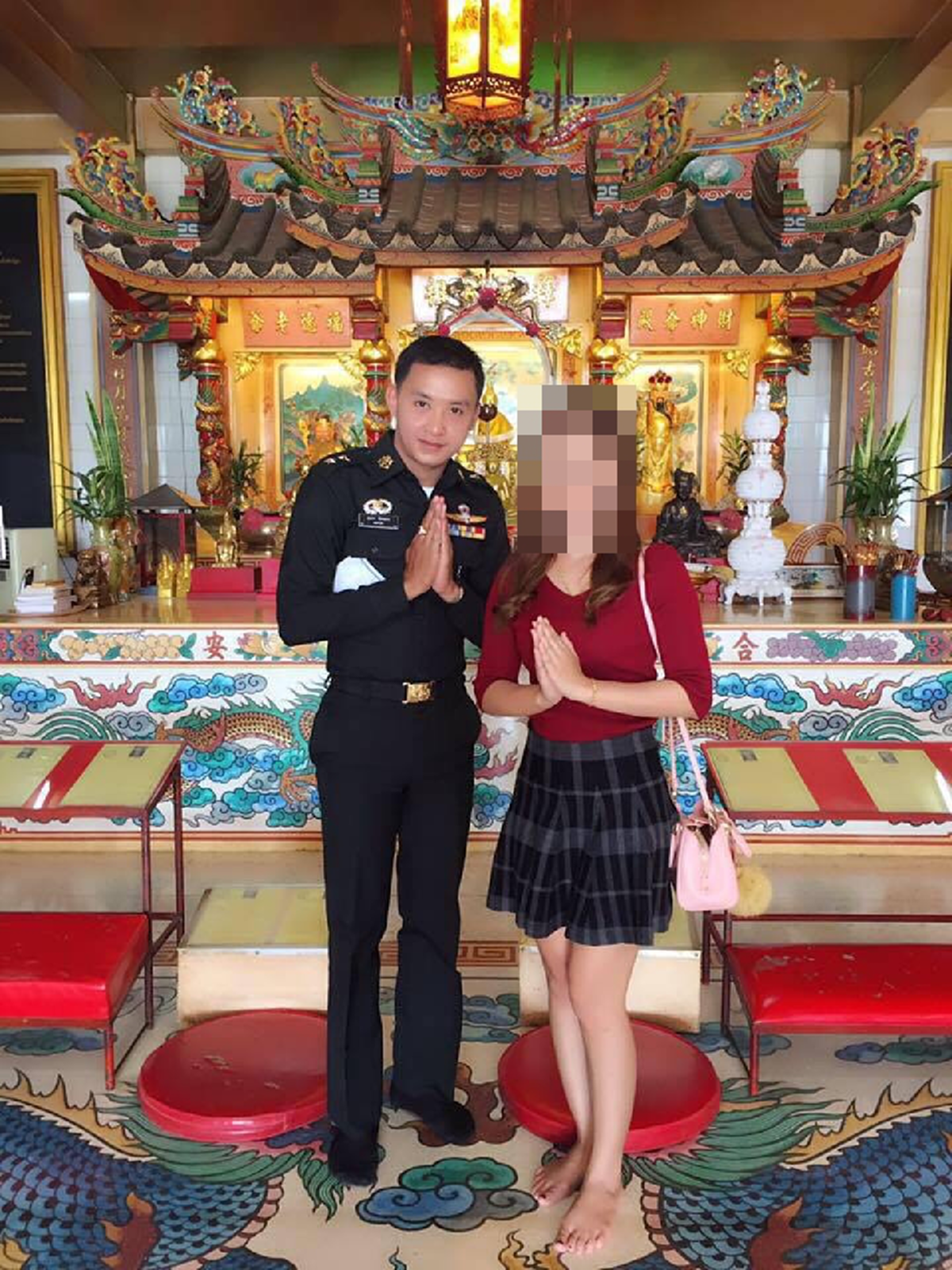 รักคนในเครื่องแบบ..ต้องระวัง!!! รวบคาหนังคาเขาหนุ่มสวมบทร.ท.เก๊ สุดเนียน หลอกสาวทั่วจนความแตกโป๊ะเพราะควงพยาบาลโพสต์อวด FB !?!
