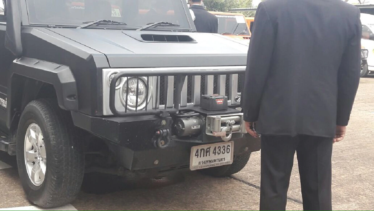ทะเบียนสวย !!! รถลุงตู่ลุยน้ำท่วมสุราษฎร์ "4 กศ 4336" ขับเคลื่อน 4 ล้อ TR Transformer Plus 4 โฟร์วีลสุดแกร่ง