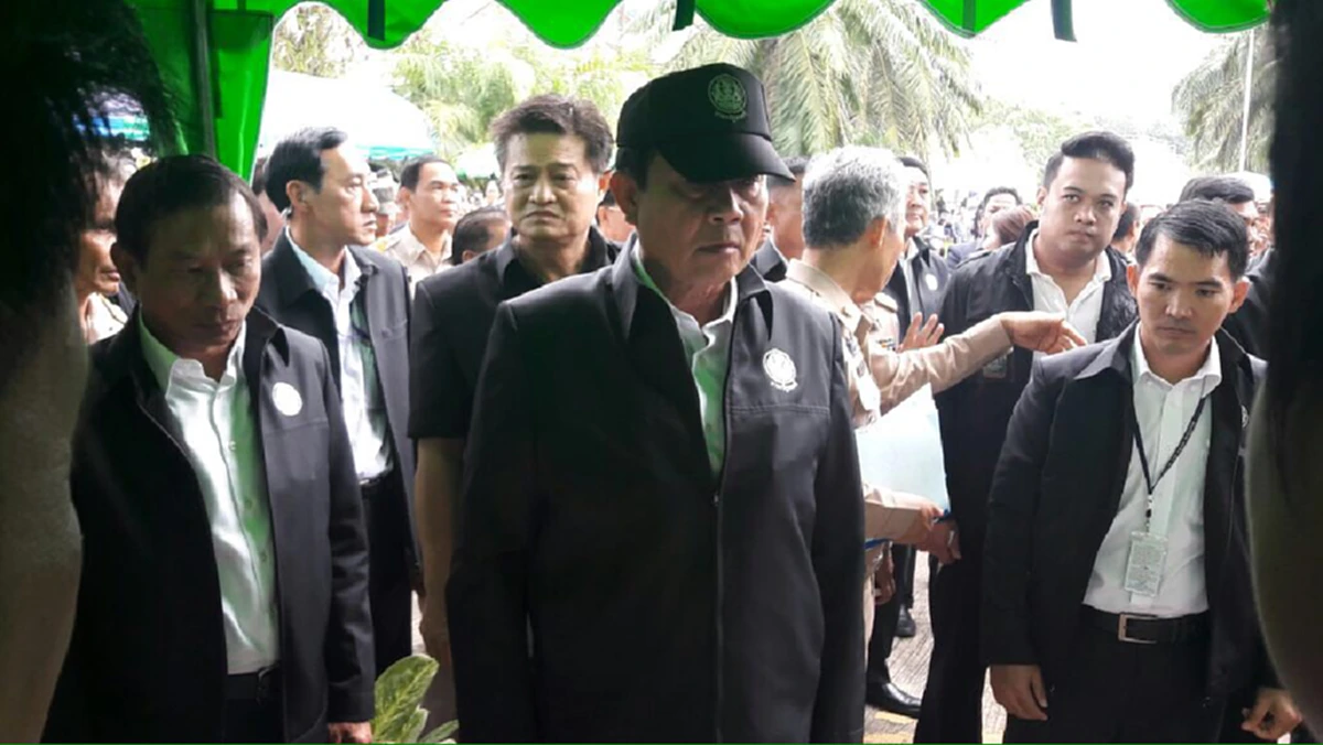 ประโยคนี้ชัดเจนว่าอยู่ยาว!!! บิ๊กตู่บอกเอง "ตอนนี้ยังไม่ให้เลือกตั้ง แต่ถ้าเลือกตั้งแล้ว ต้องได้คนดีกว่าผม พูดให้ได้แบบผม พูดแล้วต้องทำด้วย"