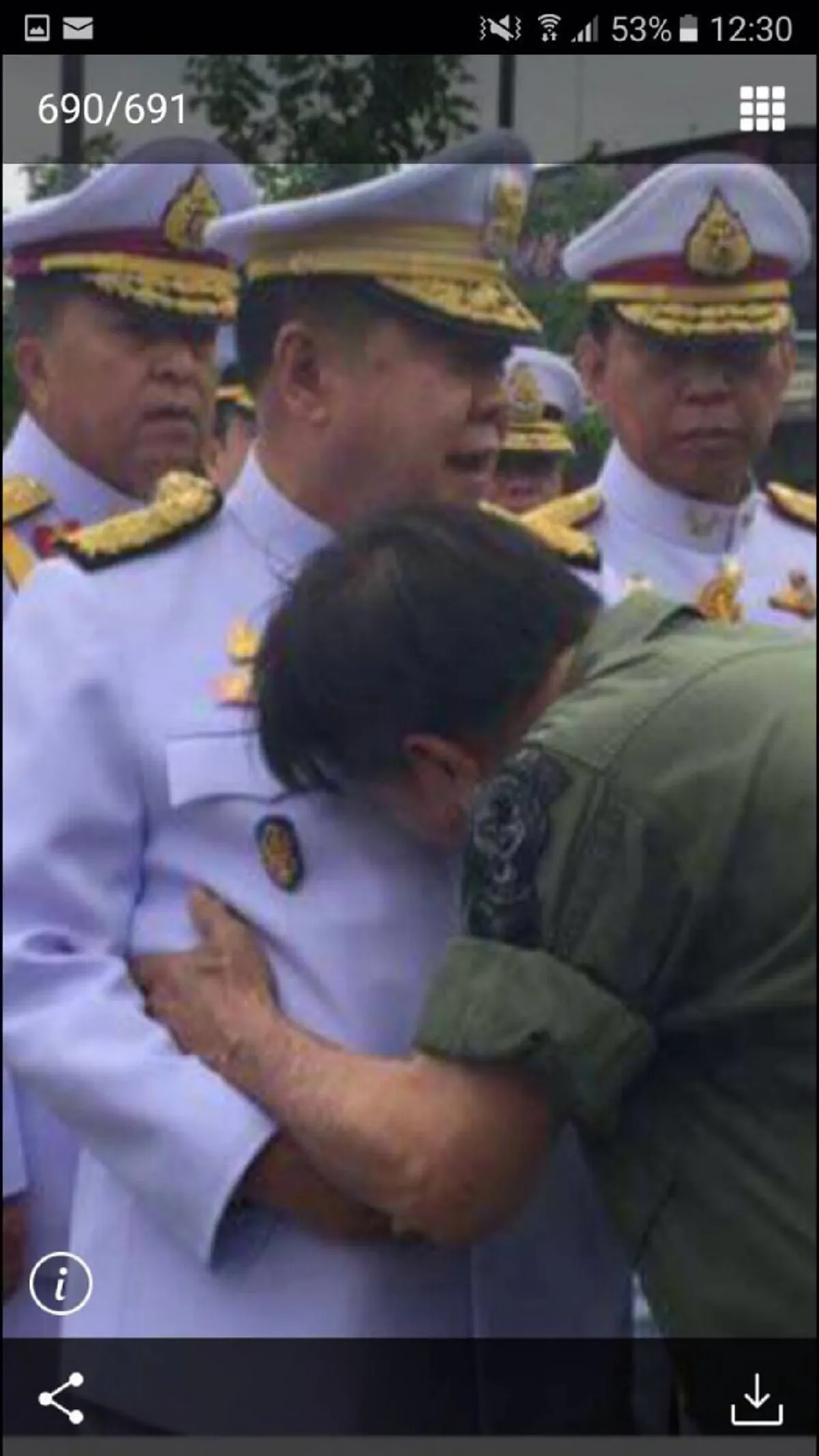 แตกตื่น !!! ทหารพรานเข้าประชิดตัว "บิ๊กป้อม" วันทหารผ่านศึก รปภ.ถึงกับผงะ! ต้องเชิญตัวออกโดยด่วน! หลังกระแสข่าวถูกขู่ฆ่า