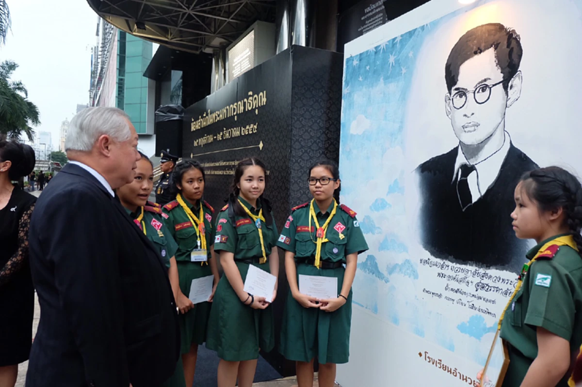 สำนึกในพระมหากรุณาธิคุณหาที่สุดมิได้ นิทรรศการภาพวาด "ฉันเกิดในรัชกาลที่ 9" 