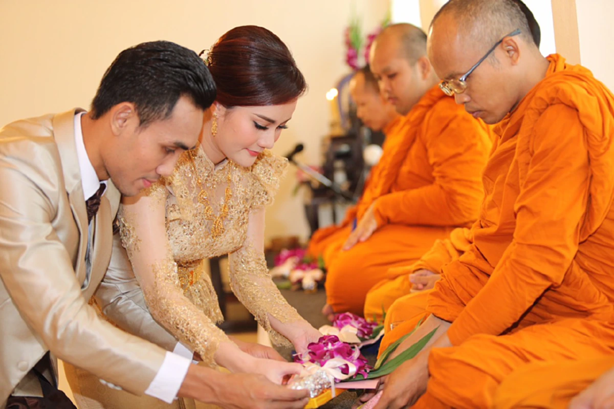 ไม่โสดเเล้วครับ  !! "มุ้ย ธีรศิลป์" จูงมือ "เเฟนสาว" เข้าประตูวิวาห์ชื่นมื่น (ชมภาพ)
