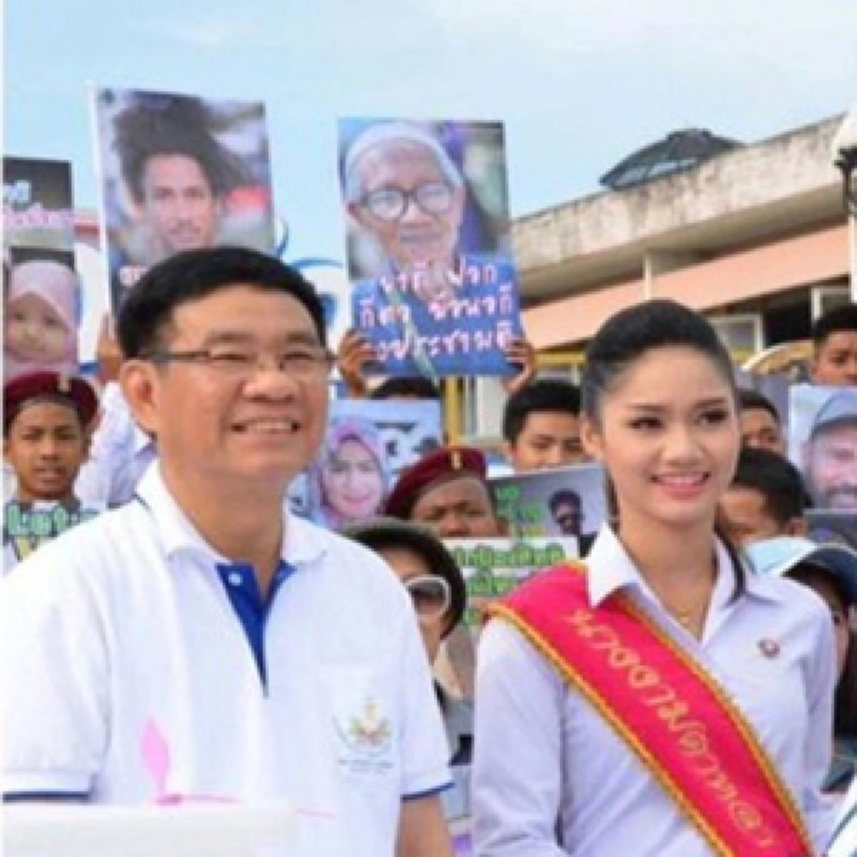 สุดๆไปเลย!! เมื่อ"สมชัย"ร่วมรณรงค์เชิญชวนชาวปัตตานีไปลงประชามติ และลงทุนทำแบบนี้ บอกเลยเนียนมาก(ชมคลิป)