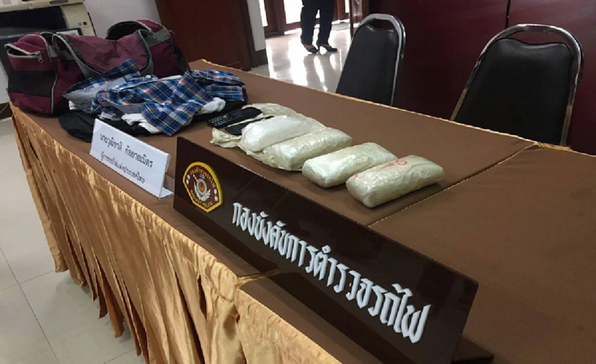 รวบหนุ่มรับจ้างขน"ไอซ์" สารภาพเตรียมนำส่งให้ลูกค้าที่สุราษฏร์ธานี