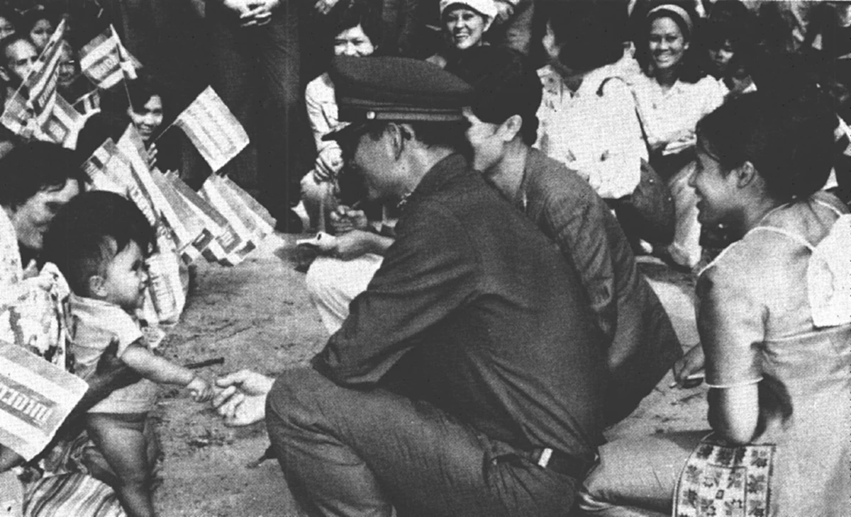 สุดซาบซึ้ง!..พระมหากรุณาธิคุณ...ในหลวง-ราชินี ทรงงานหนักไม่เคยทรงปริพระโอษฐ์...ขอทั้งสองพระองค์ทรงพระเจริญ