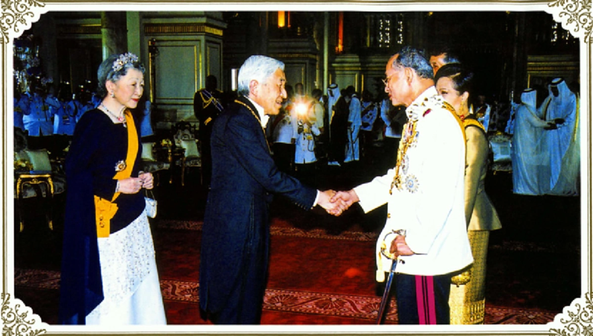 สมเด็จพระจักรพรรดินีมิชิโกะแห่งญี่ปุ่น ทรงเขียนข้อความระลึกถึงพระบาทสมเด็จพระปรมินทรมหาภูมิพลอดุลยเดชว่า "เสมือนพี่ชายผู้แสนดี" (รายละเอียด)