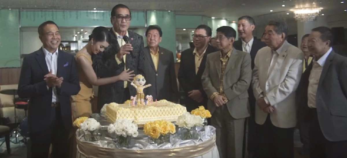 ฟังชัด ๆ !!!  เปิดคลิป " สันต์ ศรุตานนนท์" แจงเรื่องนามสกุล " ยุวเรต ศรุตานนท์" ในงานวันเกิดครบรอบ 72 ปี !?!  (คลิป)
