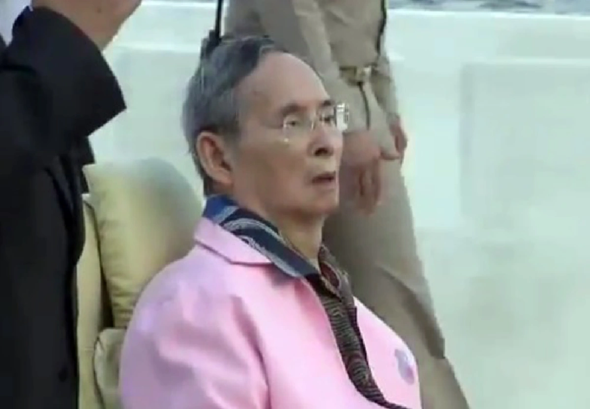 อ่านแล้วเศร้า!!! เปิดบทสนทนา ก่อน "พ่อหลวง" จะทรงประชวรหนัก กับเรื่องราวที่พระองค์ท่านทรงทำเพื่อประชาชน 