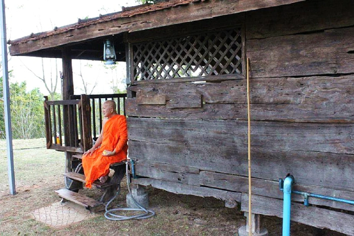 ของเสพเต็มไปหมด สุขกลับลด ทุกข์ก็ง่าย แง่คิดดีๆ เพื่อความสุขแห่งชีวิต จากท่าน สมเด็จพระพุทธโฆษาจารย์ (ป.อ.ปยุตฺโต)