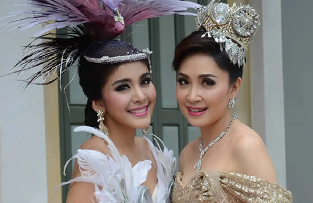 แม่มาแล้ว!!! "กวาง กมลชก" หวนคืนจอ "ร้องเพลงหมอลำ" โชว์ลูกคอสิบชั้น เล่นเอง-ร้องเอง งานนี้บอกเลยได้ฟังเสียงถึงกับขนลุกซู่!!! (ชมคลิป)