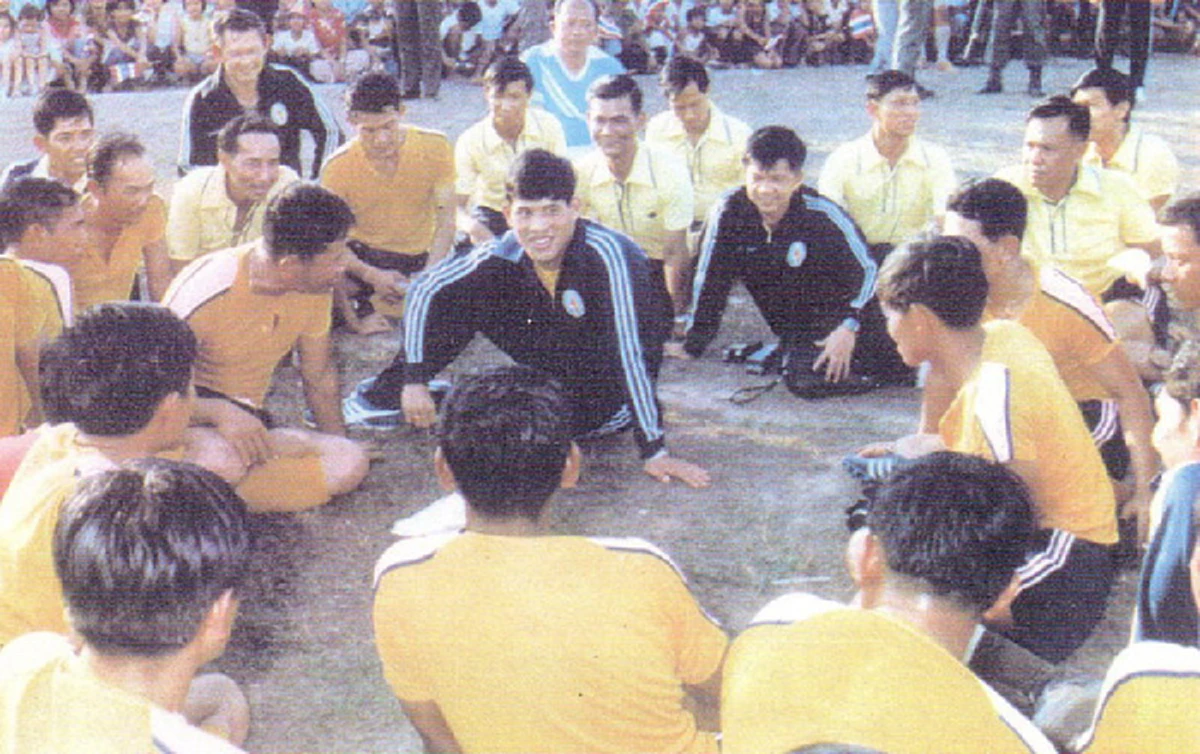 เจ้าฟ้าดาราลูกหนัง สมเด็จพระบรมโอรสาธิราชฯ สยามมกุฎราชกุมาร (ชมคลิป)