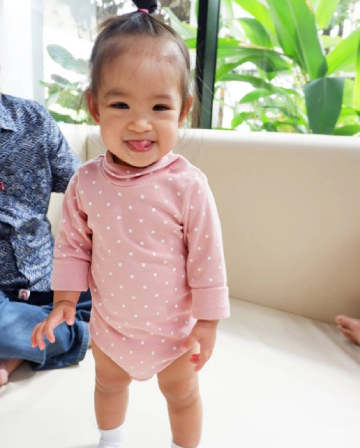 ลูกไม้หล่นใต้ต้น!!! 10 ลูกดาราขวัญใจประชาชน แห่งปี 2559 ที่ใครเห็นก็ต้องบอกเป็นเสียงเดียว...อุ๊ย น่าร้ากก!!!