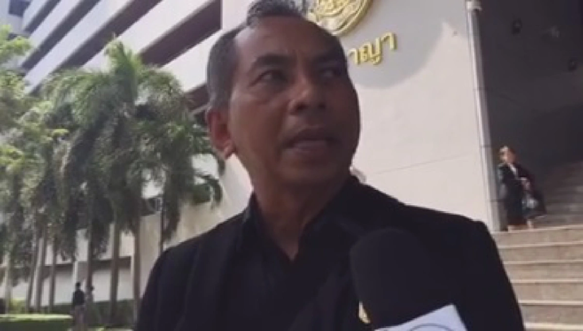"สนธิญาณ" ประทับใจ "สุเทพ" มาให้กำลังใจที่ศาล... ประกาศ "เราจะไม่ทอดทิ้งกัน" (รายละเอียด)