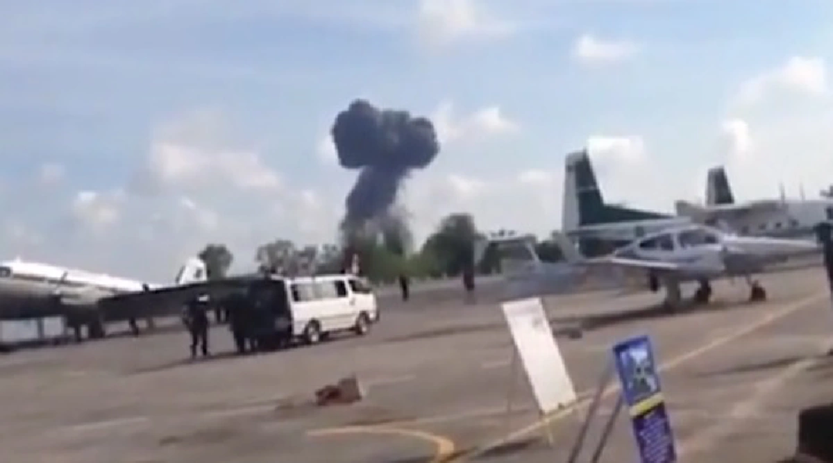 ด่วน !!! เครื่องบิน1 JS 39กริพเพนตก ขณะโชว์แสดงวันเด็กที่กองบิน 56 สนามบินหาดใหญ่ (รายละเอียด)