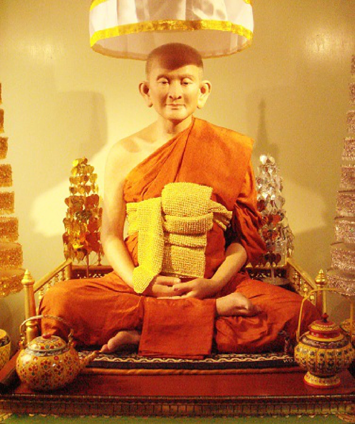 สังฆราชไก่เถื่อน! สมเด็จพระสังฆราชผู้มีเมตตามหานิยมสูงส่ง ... แม้แต่ไก่ป่ารอบวัดก็ยังสัมผัสได้!!