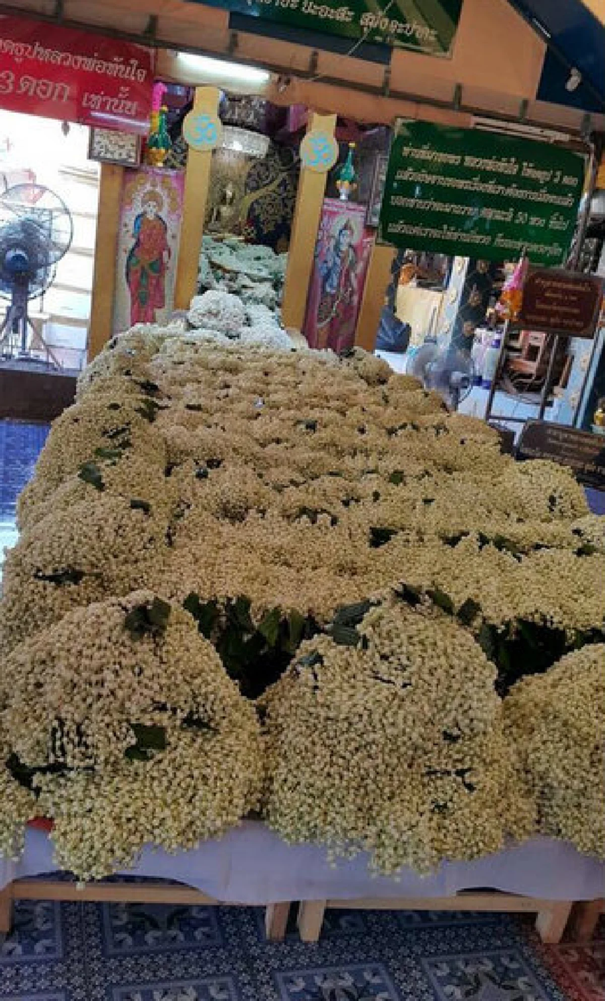 ขอพร หลวงพ่อทันใจ โชคมาไวดั่งใจปรารถนา