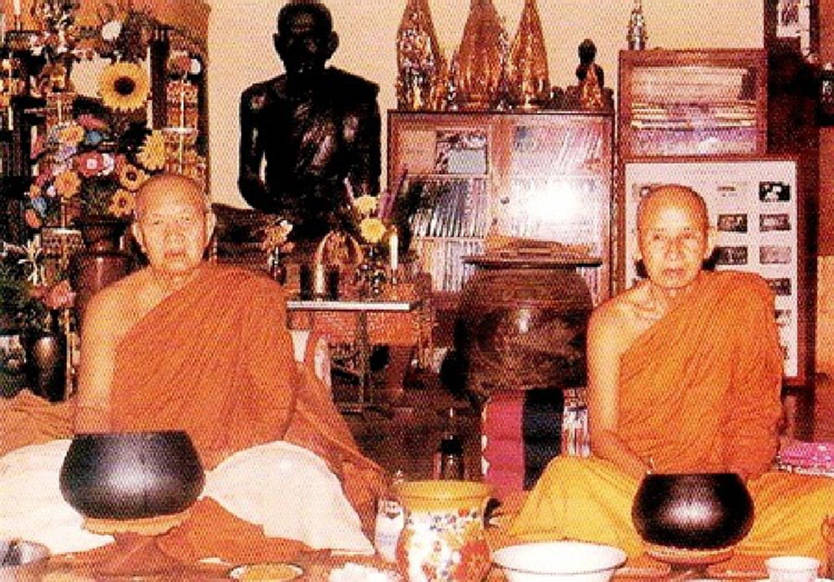 เคยเห็นมั้ย... "บาตรไซส์จัมโบ" ของหลวงปู่ฝั้น?! ใครสงสัยว่าทำไมต้องใช้บาตรใหญ่ขนาดนี้...หลวงตามหาบัวมีคำตอบ!!