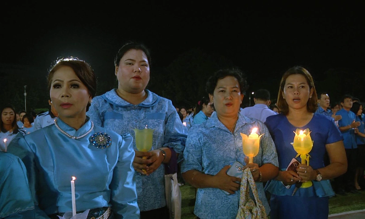 พลังแห่งความจงรักภักดีของ พสกนิกร ชาวไทย ...ที่กองกำลังชั่วร้ายก็ไม่อาจขวางกั้น (มีภาพ)