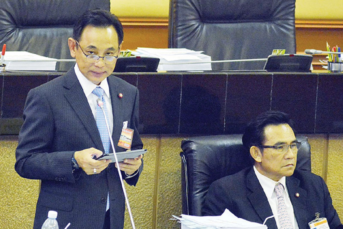บทพิสูจน์สิ้นยุคระบอบทักษิณ !!! ย้อน  2  ปีเพื่อไทยโดนสนช.สอยผิดระนาว จาก "ยิ่งลักษณ์" จะจบแค่ " อุดมเดช+นริศร" หรือไม่  ???   