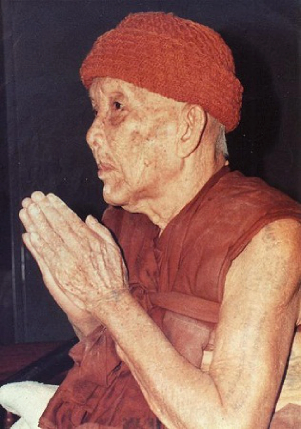 "กราบแก้โกรธ"!! ... เทคนิคเอาชนะความโกรธแบบง่ายๆ ตามสไตล์ "หลวงปู่บุดดา" ... รู้แล้วลองเลย!!