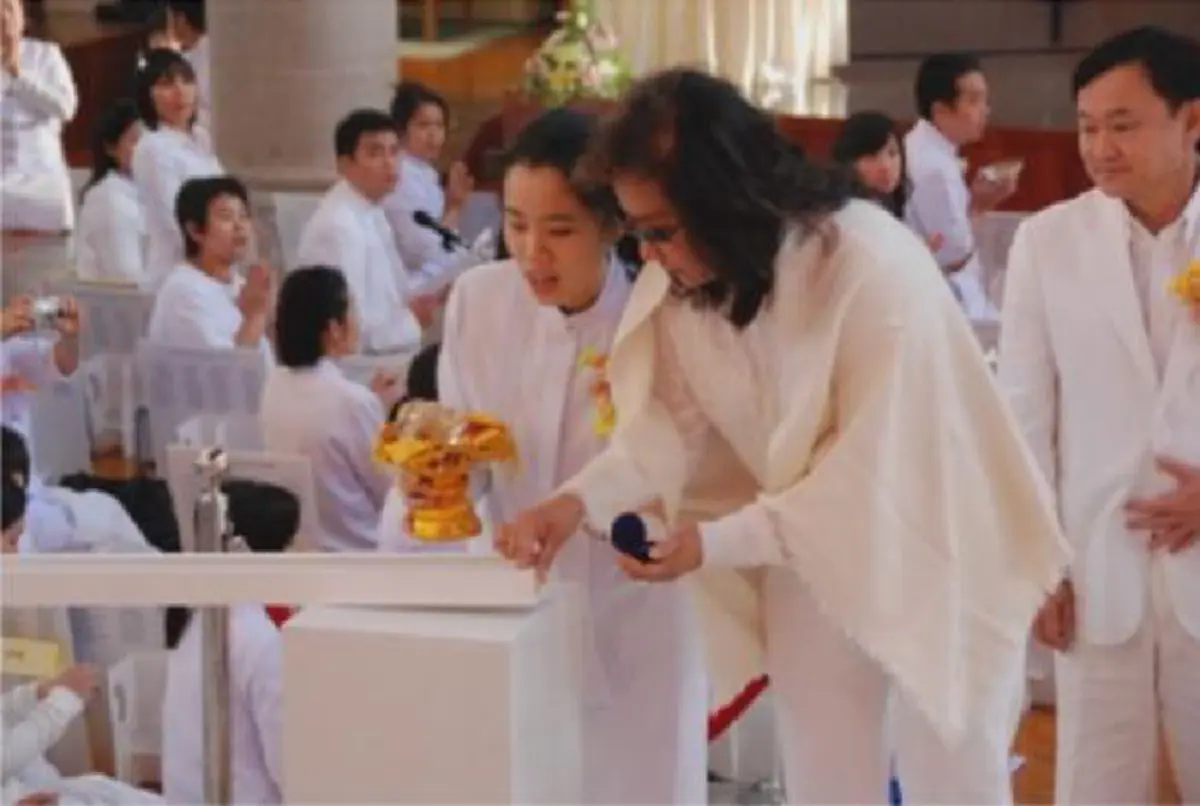 ไม่ไหวจะเคลีย !! หมอเหวง บอกเองคนเสื้อแดงกับธรรมกายเคมีตรงกันซะแบบนี้ ..