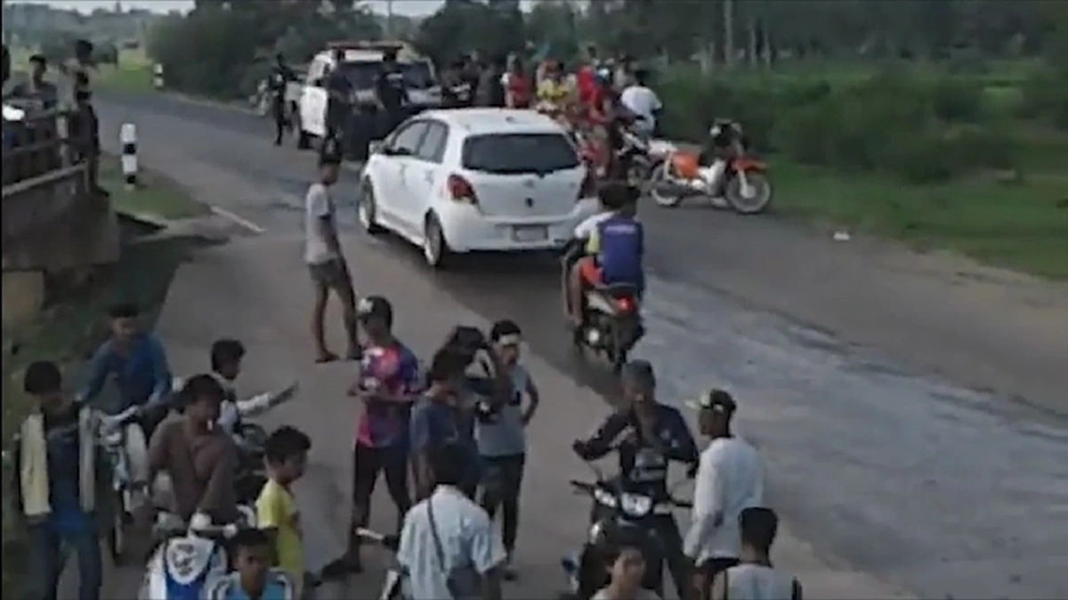 อันธพาล ครองเมือง!!? กลุ่มโจ๋เมืองช้าง เมาสุรา เกิดเขม่นไล่ตีอีกกลุ่ม ที่อ่างเก็บน้ำลำพอก ตร.เร่งเข้าระงับเหตุ ก่อนจะร้ายแรงกว่าเดิม!!