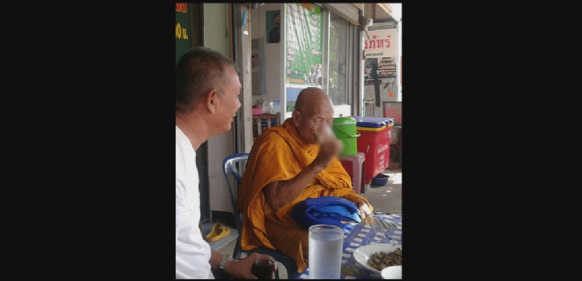 สึกเลยดีกว่า!!เจ้าอาวาสวัดดังเมืองช้าง ผ่านวงเหล้าน้ำลายไหล แวะร่วมแจมจนเมาแอ๋ อึ้ง!!บอกอยากจีบสาวเสริฟ