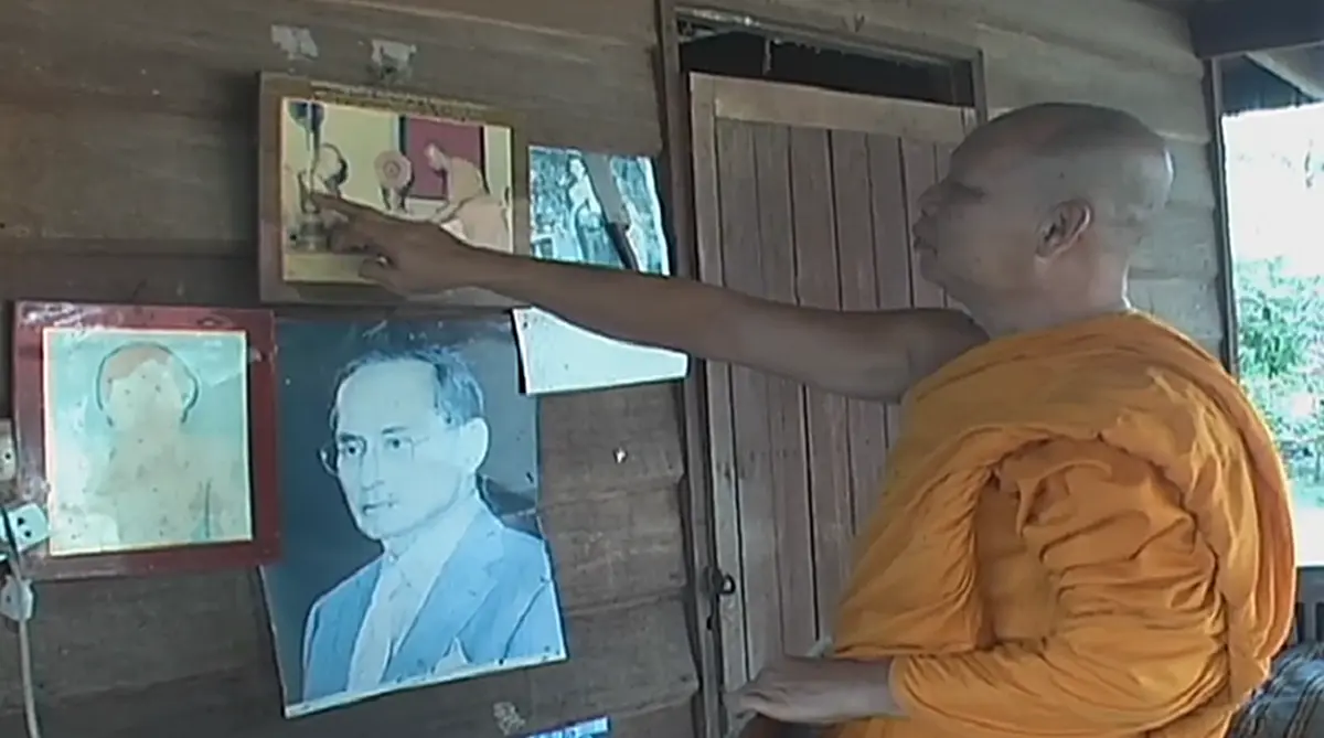 ด้วยความอาลัย.. "พ่อเฒ่า๖แผ่นดิน" ตรอมใจ ซึมเศร้าหนักหลังรู้ข่าว "ในหลวง ร.๙" เสด็จสวรรคต!!