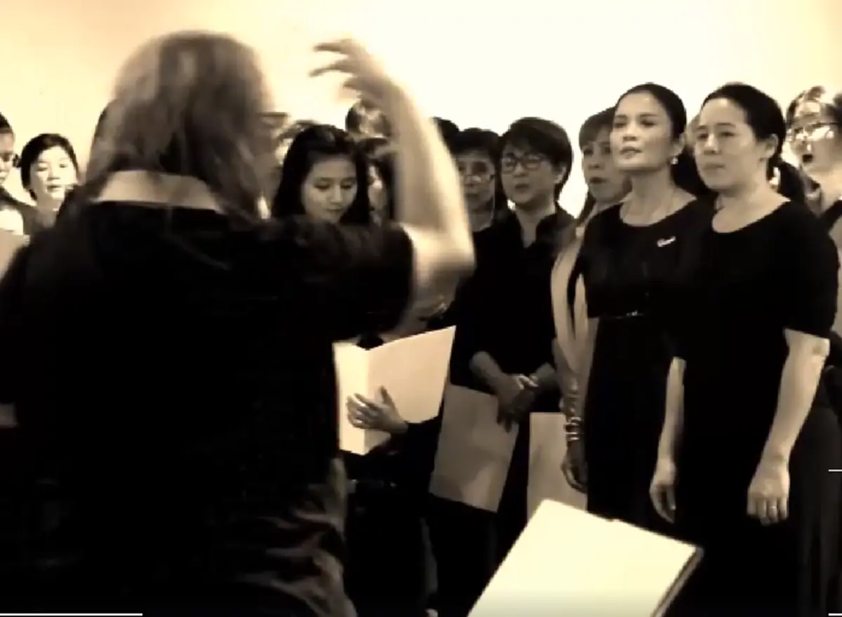 คุณพลอยไพลิน พร้อมแล้ว ร่วมร้องเพลงสรรเสริญพระบารมี วันนี้ไปรวมพลังแสดงหัวใจจงรักภักดี ให้โลกได้ประจักษ์ ร้องเพลงสรรเสริญพระบารมี ให้ก้องโลก! 