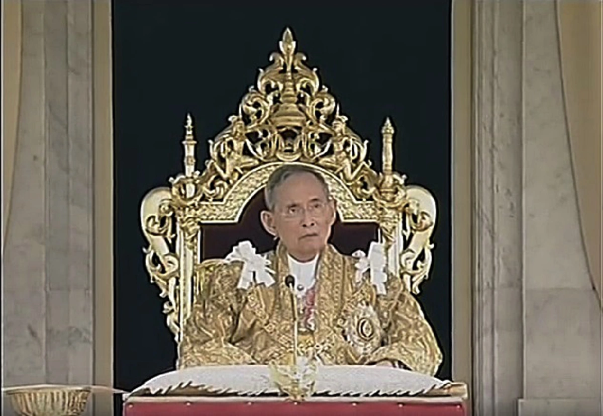 คลิปสุดท้าย ในความทรงจำ!! "ในหลวง ร.9" เสด็จออกมหาสมาคม 5 ธ.ค. 2555 ภาพประวัติศาสตร์ ที่ตราตรึงในหัวใจคนไทยตราบนิรันดร์!! 