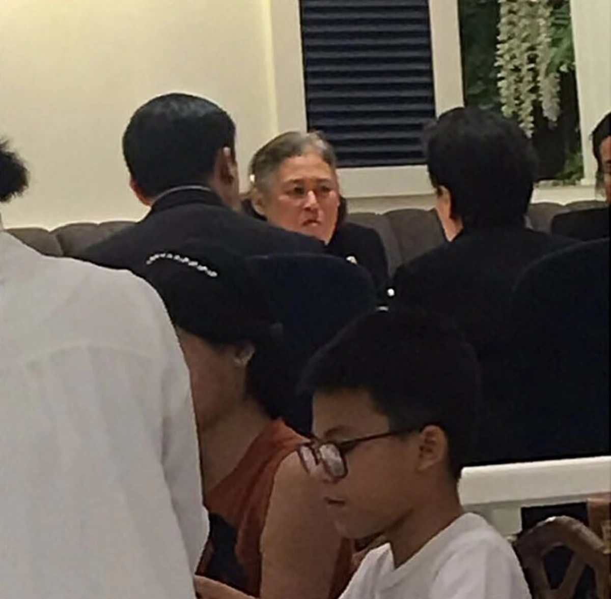 พสกนิกรปลื้มจนน้ำตาไหล!! เมื่อ สมเด็จพระเทพฯ เสด็จไปร้านอาหาร พร้อมตรัสกับเด็กเสิร์ฟ ด้วยประโยคที่ฟังแล้ว ซาบซึ้งเกินบรรยาย!! 