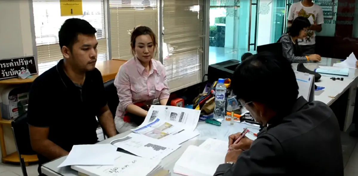 เสียรู้ โจรออนไลน์!!  "พ่อค้าหนุ่ม" โร่แจ้งความหลังถูกลูกค้าหลอกว่ากุ้งตาย หลงเชื่อโอนเงินคืนเสียหายเกือบหมื่นบาท!!  