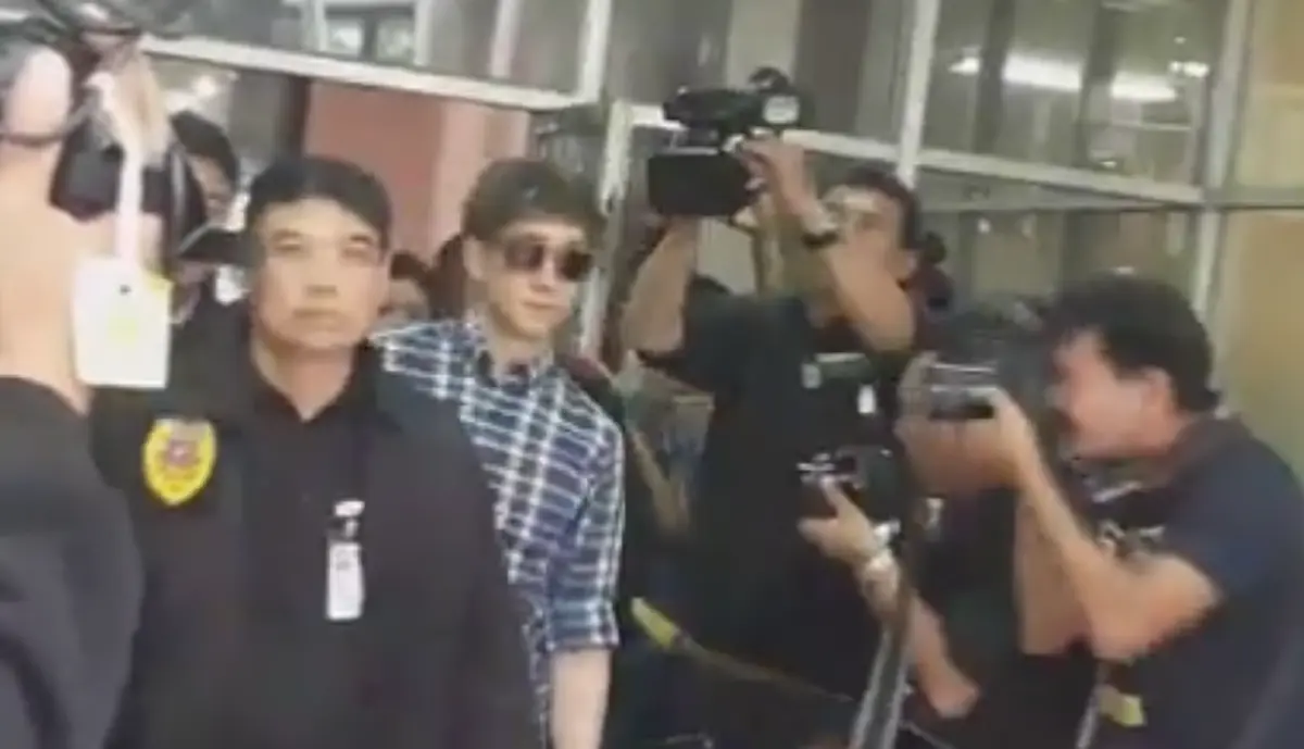 ไม่ผิด จะกลัวทำไม!! "เบนซ์ เรซซิ่ง" พบตำรวจแล้ว เคลียร์ปมฉาวโยงฟอกเงิน เครือข่ายค้ายา "ไซซะนะ" ด้วยสีหน้าไร้กังวล!!