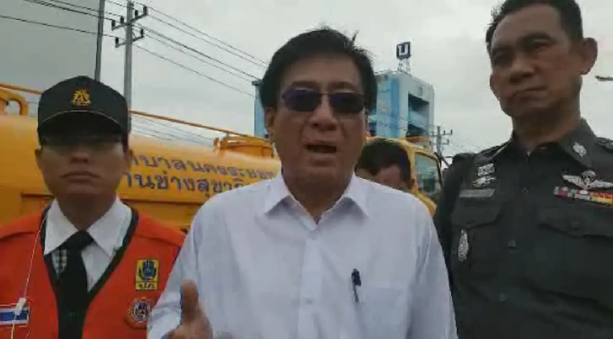สุดระทึก!! "แก๊สLPGรั่ว" ในปั๊มกลางเมืองระยอง เจ้าหน้าที่เร่งอพยพประชาชนออกจากพื้นที่หวั่นเกิดระเบิด คาดท่อวาล์วส่งแก๊สชำรุด!! 